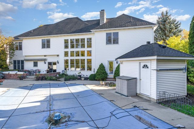 1545 Wedgewood Place, Essexville, MI 48732