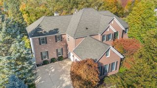 1545 Wedgewood Place, Essexville, MI 48732