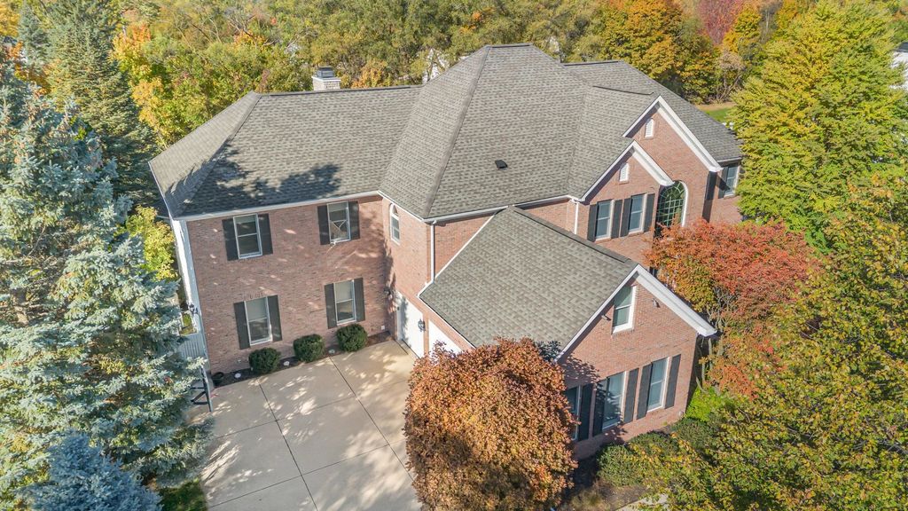 1545 Wedgewood Place, Essexville, MI 48732