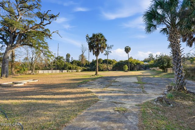 4245 Lafayette Street, Marianna, FL 32446