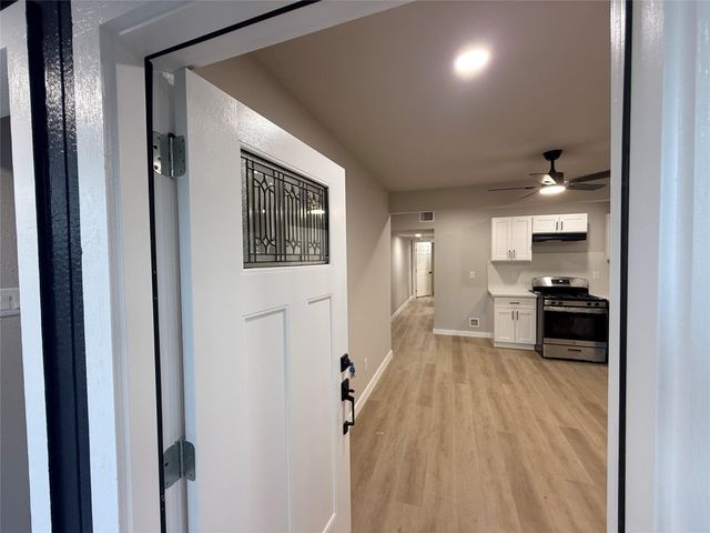 5238 Pease St 1, Houston, TX 77023