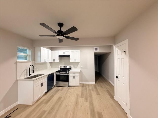 5238 Pease St 1, Houston, TX 77023