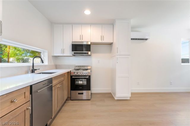 350 North 13th Street, Las Vegas, NV 89101