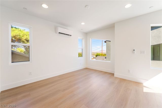 350 North 13th Street, Las Vegas, NV 89101