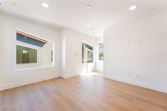 350 North 13th Street, Las Vegas, NV 89101