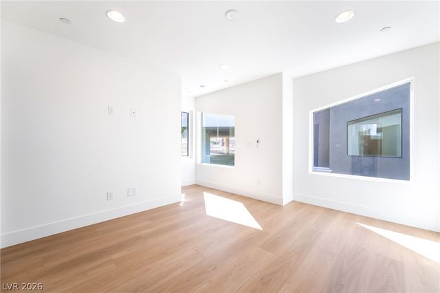 350 North 13th Street, Las Vegas, NV 89101