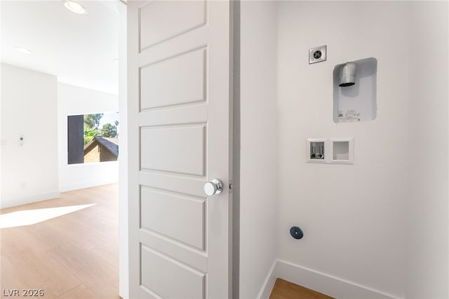 350 North 13th Street, Las Vegas, NV 89101