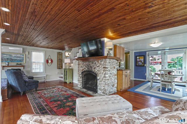 13 Billow Road, Old Saybrook, CT 06475