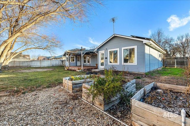 411 Hawthorne St., Nampa, ID 83686