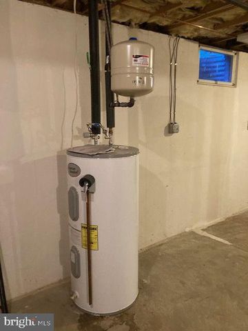 213 NORWEGIAN WOODS DR, Pottsville, PA 17901