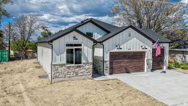 54 W WOODROW ST, Murray, UT 84107