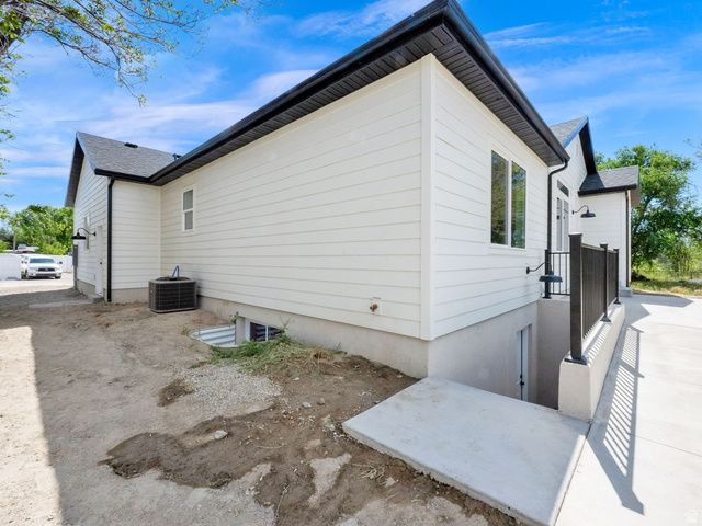 54 W WOODROW ST, Murray, UT 84107