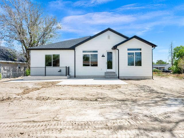 54 W WOODROW ST, Murray, UT 84107