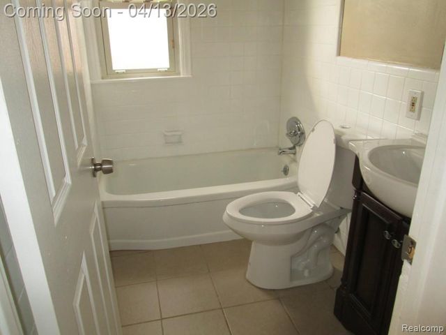 13072 Orchard Street, Southgate, MI 48195