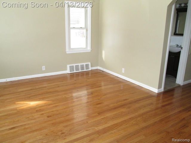 13072 Orchard Street, Southgate, MI 48195