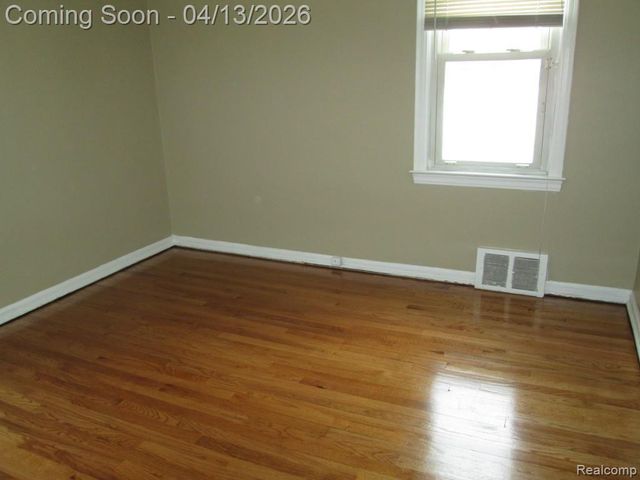 13072 Orchard Street, Southgate, MI 48195