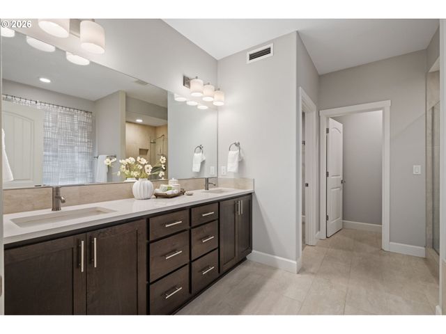 12300 Ne 56TH Ave, Vancouver, WA 98686