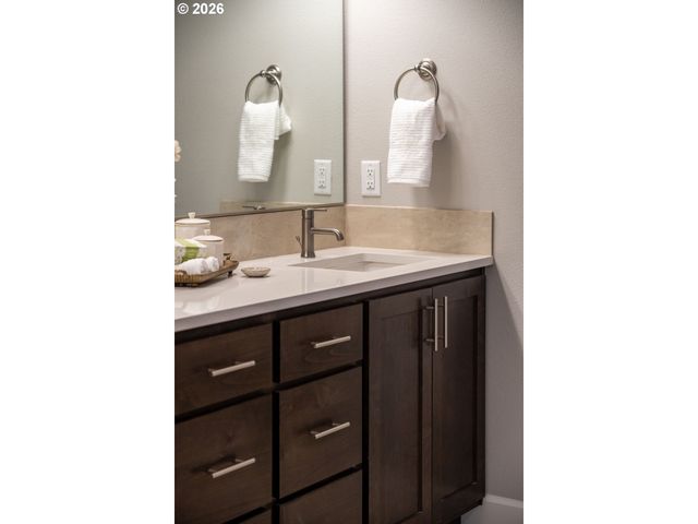 12300 Ne 56TH Ave, Vancouver, WA 98686