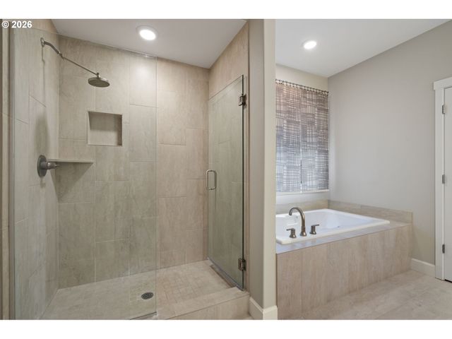 12300 Ne 56TH Ave, Vancouver, WA 98686