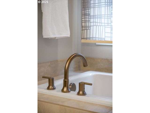 12300 Ne 56TH Ave, Vancouver, WA 98686