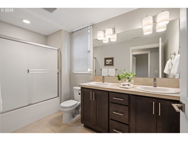 12300 Ne 56TH Ave, Vancouver, WA 98686