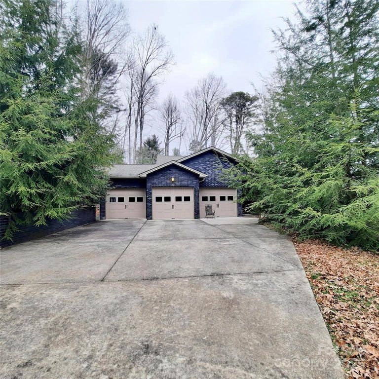 32 Bran Rick Lane, Arden, NC 28704