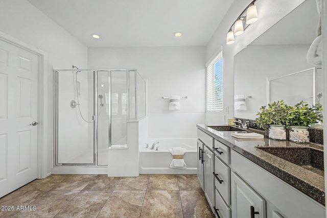 3957 S VINEYARD Court, Gilbert, AZ 85297