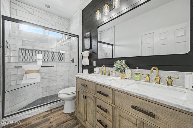 3957 S VINEYARD Court, Gilbert, AZ 85297