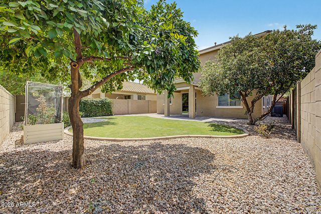 3957 S VINEYARD Court, Gilbert, AZ 85297
