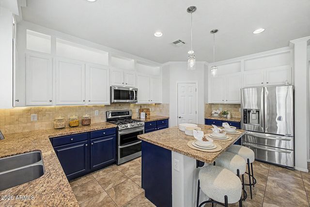 3957 S VINEYARD Court, Gilbert, AZ 85297