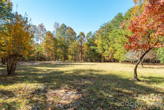 102 Weaver Mill Road, Columbus, NC 28722