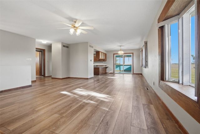 4274 Sioux Ave SE, Iowa City, IA 52240