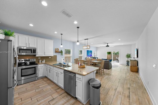 412 S 5TH AVE, Other City - In The State Of Florida, FL 32250