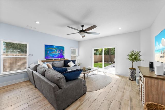 412 S 5TH AVE, Other City - In The State Of Florida, FL 32250