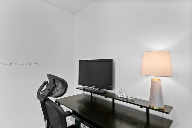 412 S 5TH AVE, Other City - In The State Of Florida, FL 32250