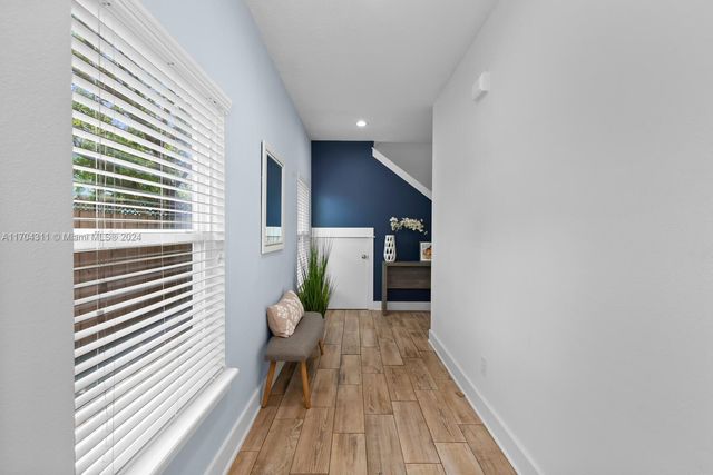 412 S 5TH AVE, Other City - In The State Of Florida, FL 32250