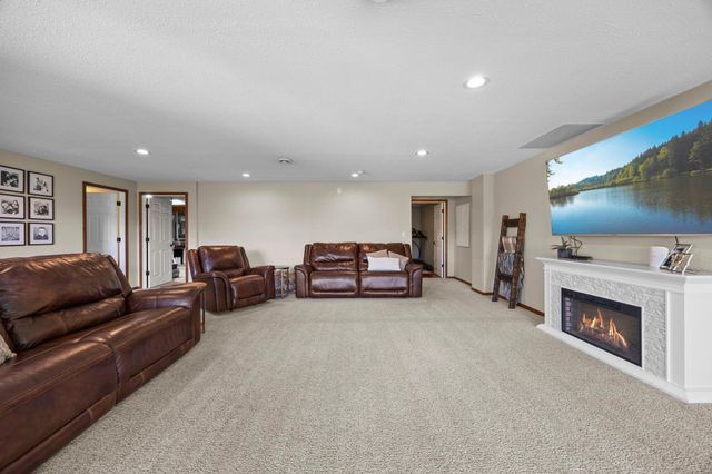 1851 Spring Creek Drive, Carver, MN 55315
