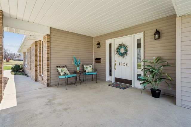 1228 Kimball Avenue, Waterloo, IA 50702