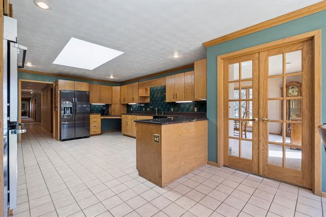 1228 Kimball Avenue, Waterloo, IA 50702