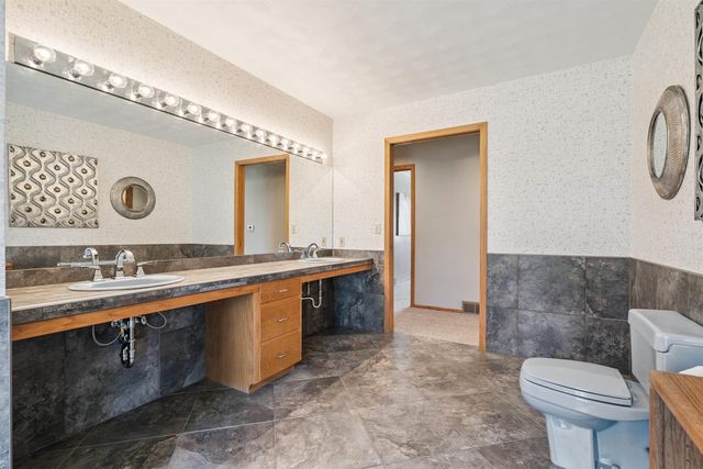 1228 Kimball Avenue, Waterloo, IA 50702