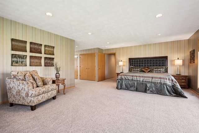 1228 Kimball Avenue, Waterloo, IA 50702