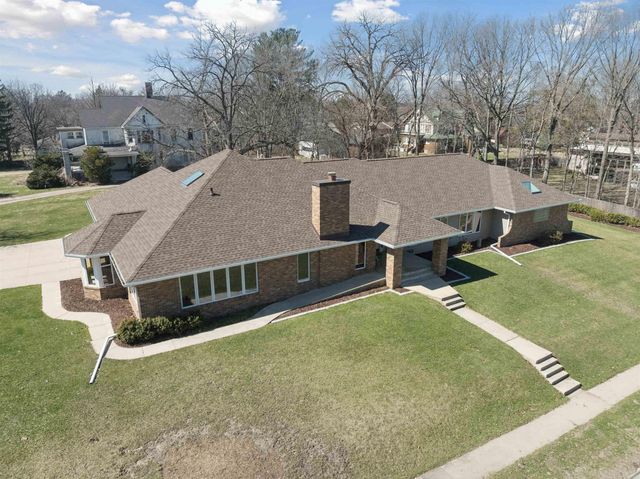 1228 Kimball Avenue, Waterloo, IA 50702