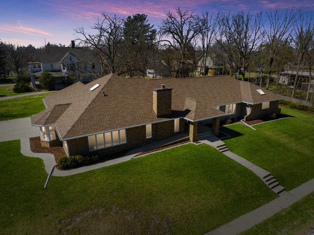 1228 Kimball Avenue, Waterloo, IA 50702