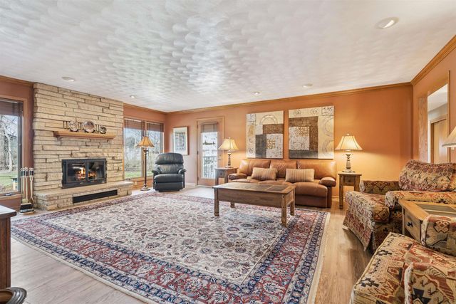 1228 Kimball Avenue, Waterloo, IA 50702