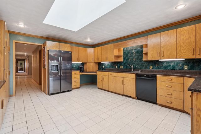 1228 Kimball Avenue, Waterloo, IA 50702