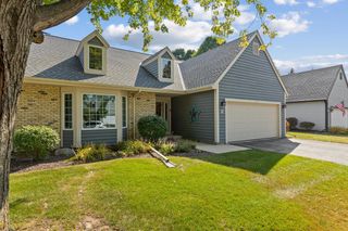 W52N116 Pioneer COURT #B, Cedarburg, WI 53012