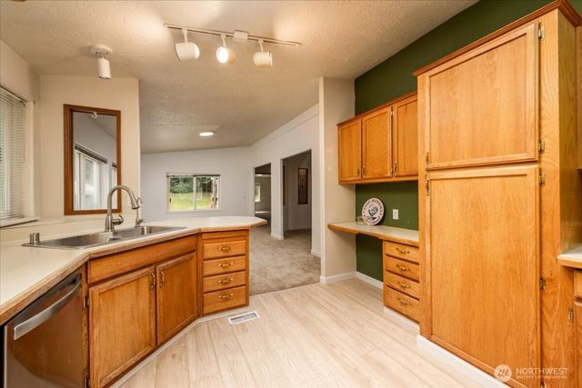 2579 Green Acres Lane, Oak Harbor, WA 98277