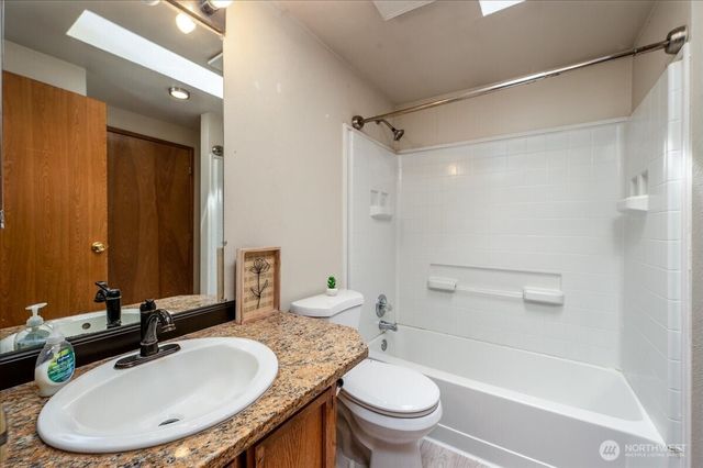 2579 Green Acres Lane, Oak Harbor, WA 98277