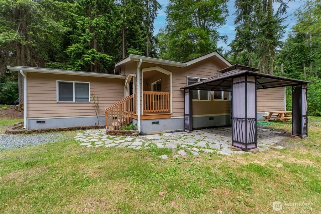 2579 Green Acres Lane, Oak Harbor, WA 98277