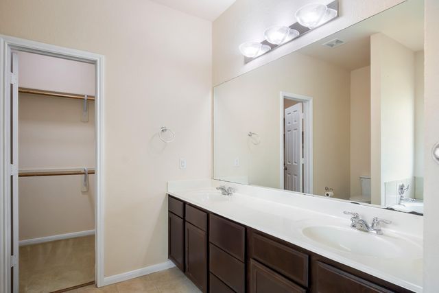 5215 Espuela Lane, Baytown, TX 77521